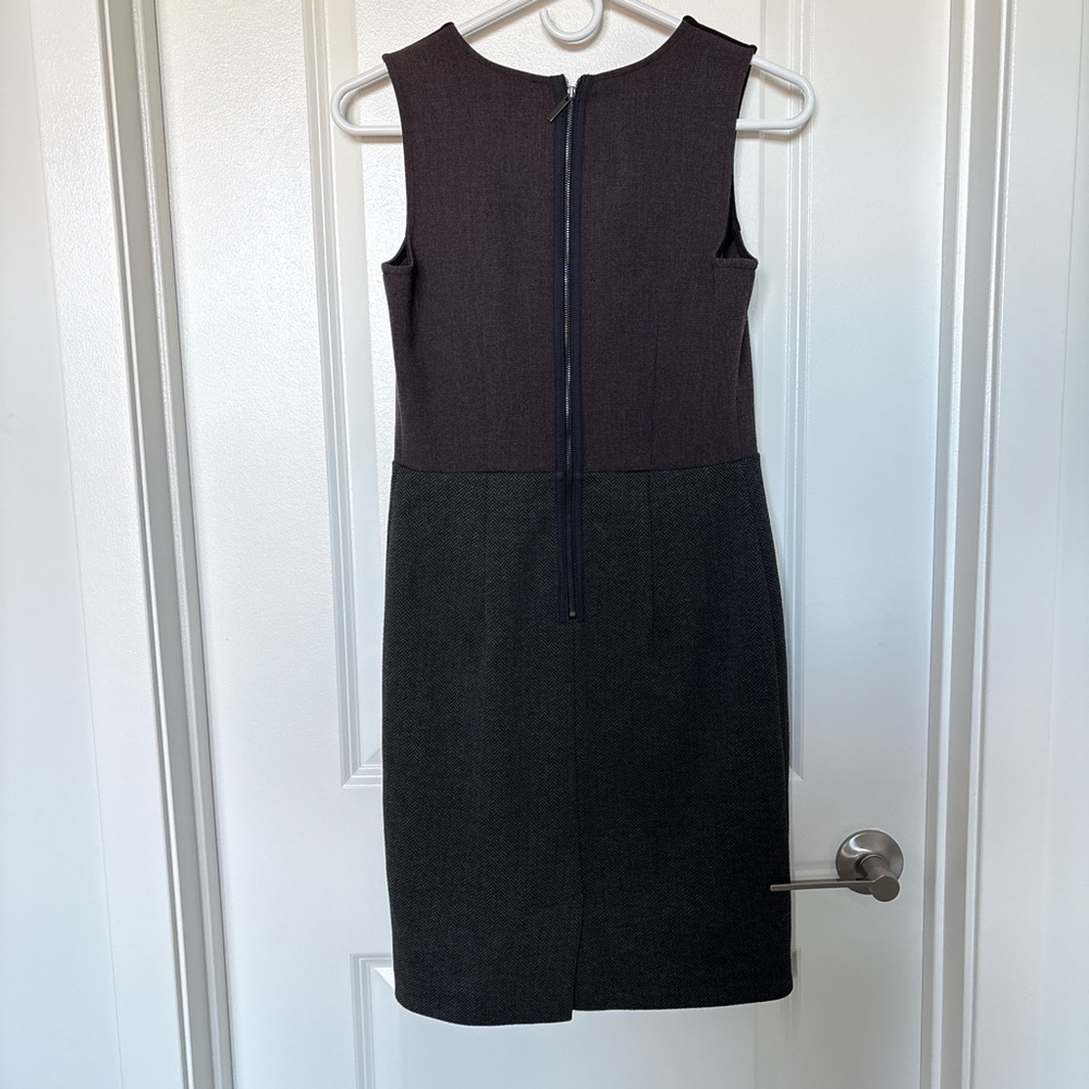 Ann Taylor LOFT Petites Colorblock V-Neck Form Fitting Dress Size 00P - Picture 2 of 5